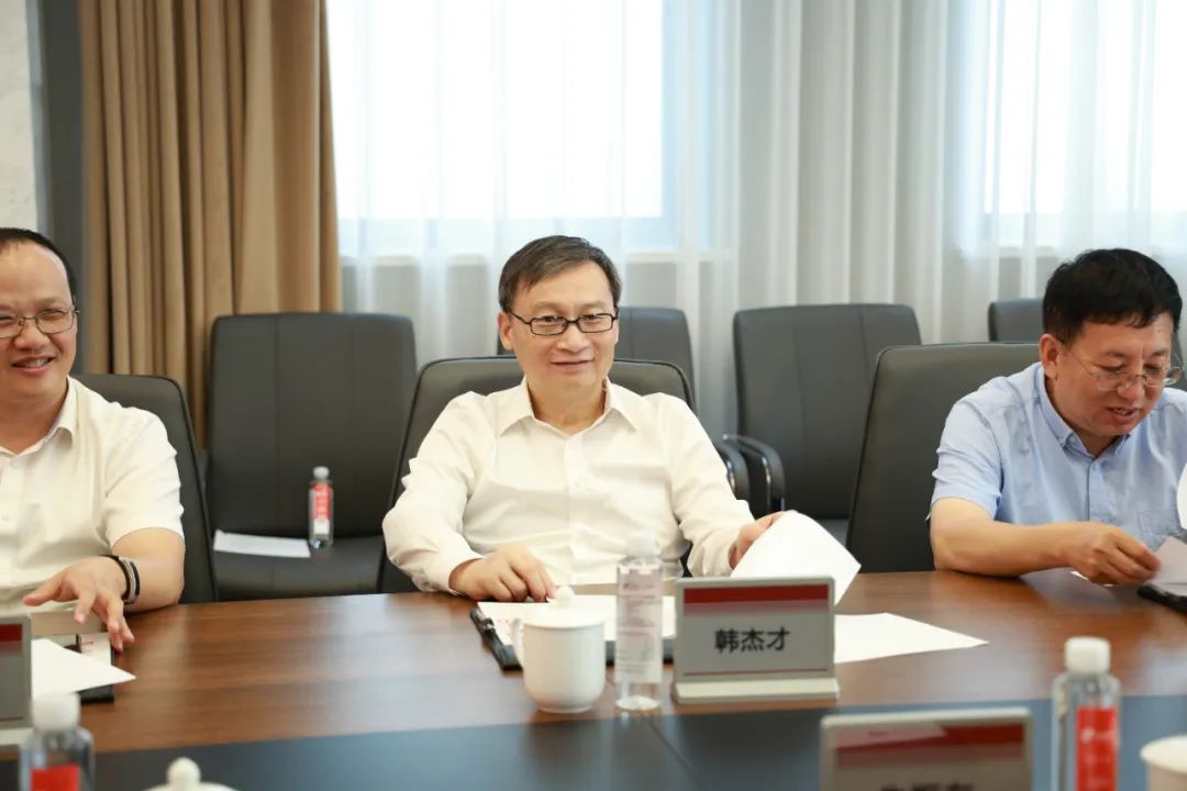 中国科院士、哈尔滨工业大长韩杰才一行莅临江苏北人考察指导